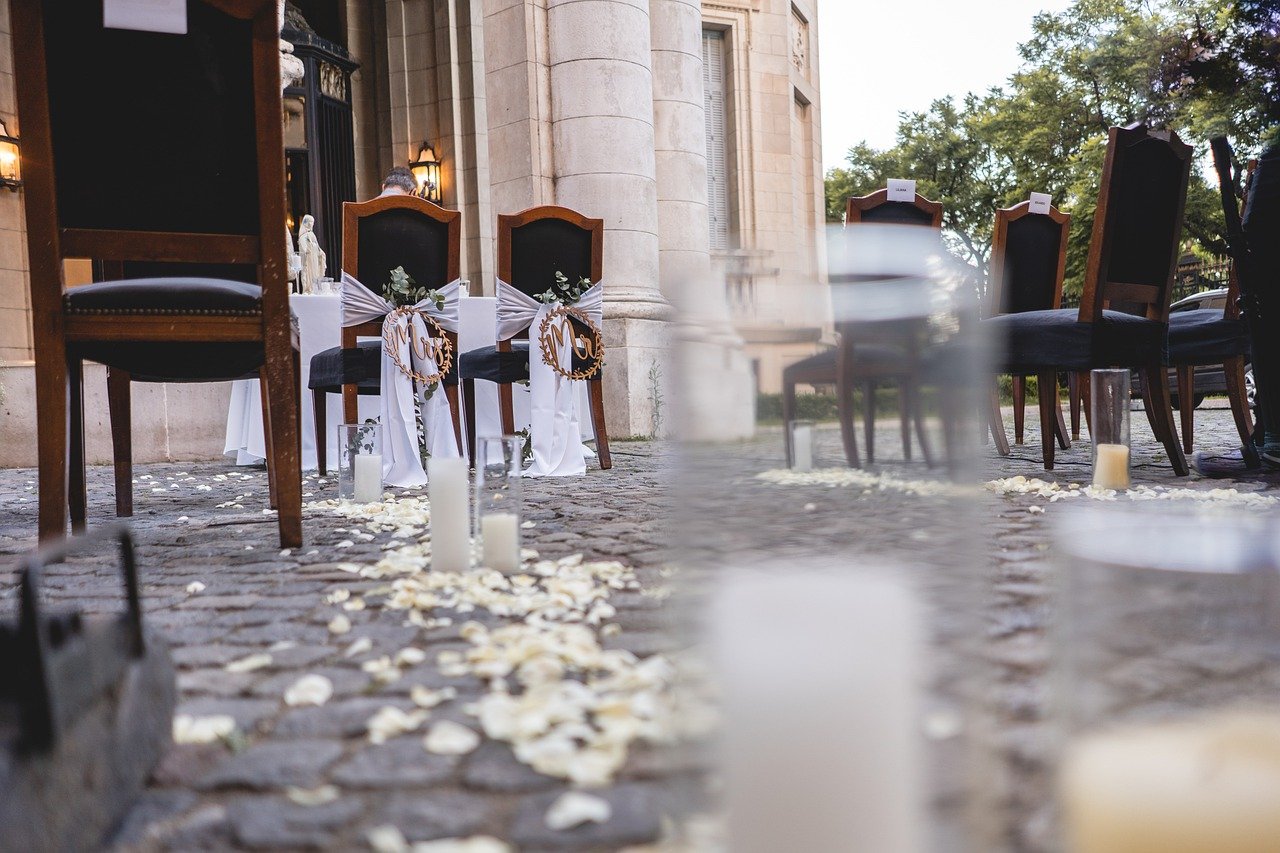 Comment réussir la décoration de la salle de mariage champêtre et